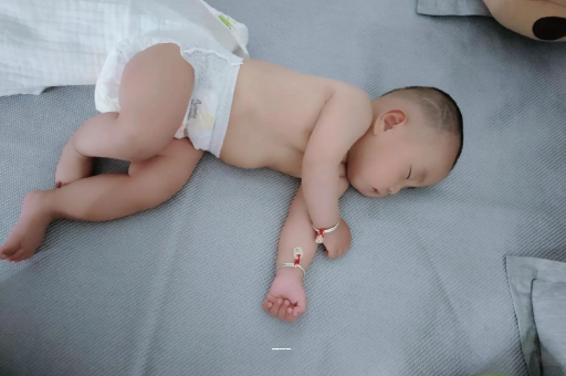 吴忠宝宝拉屎有黑色颗粒